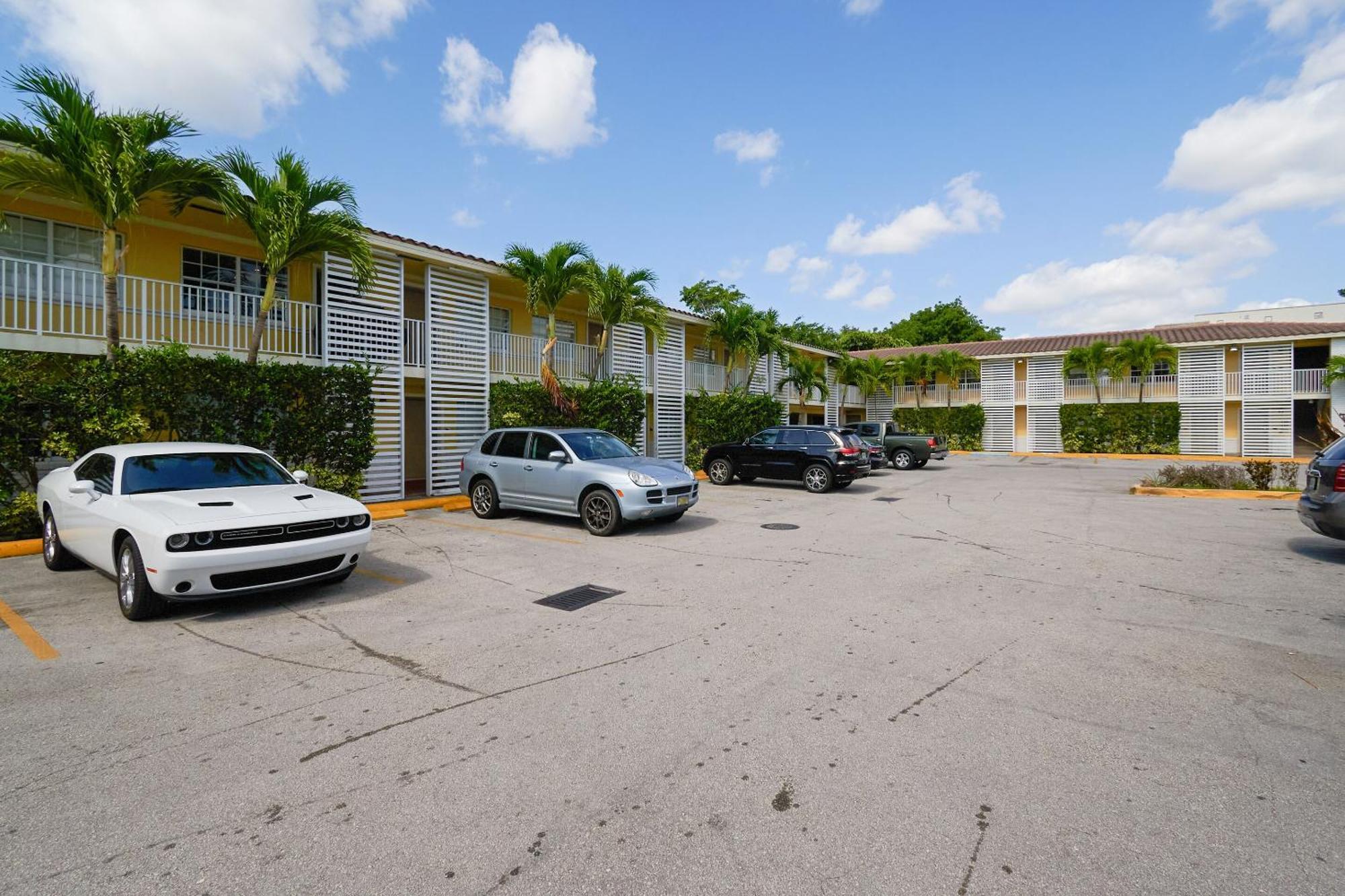 Oyo Hotel Coral Gables - Miami Airport Eksteriør bilde